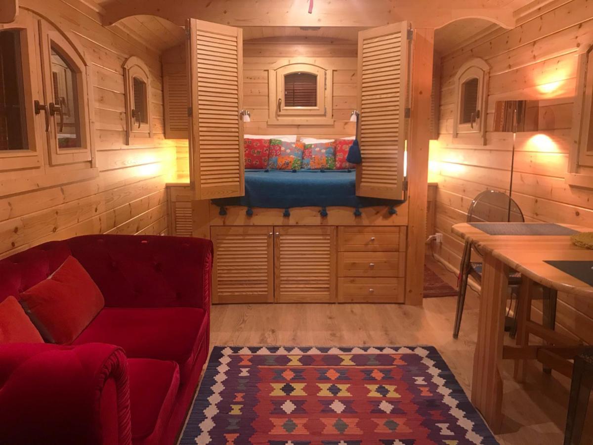 Les Piegonnaises - Deux Luxueuses Roulottes Et La En Drome Provencale *