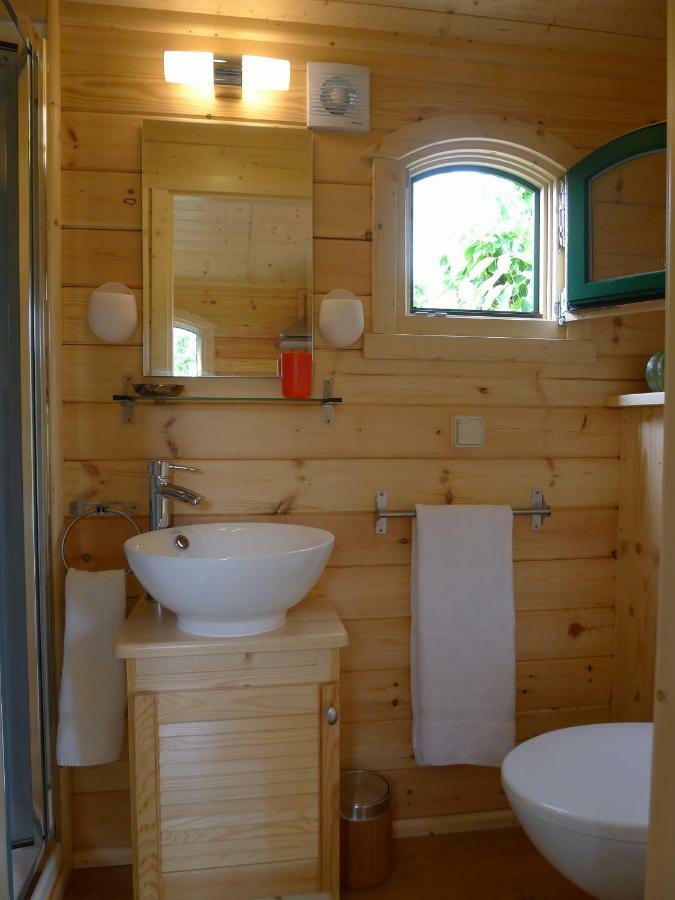 Les Piegonnaises - Deux Luxueuses Roulottes Et La En Drome Provencale Holiday home Piegon